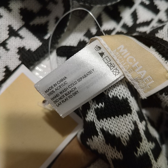 NWT MK Hat & Infinity Scarf - Picture 8 of 8